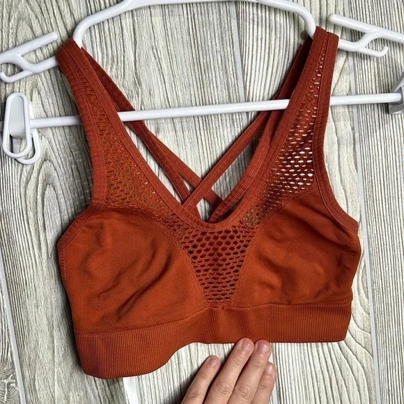 Women’s Victoria Secret Sport Bra Size Small - Picture 1 of 4